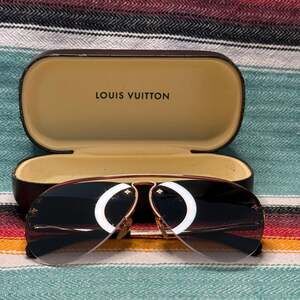 Louis Vuitton Petit Soupcon Aviator Sunglasses with Hard Case